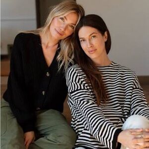 Carly Jean Los Angeles Wesley Sweater Black/White Striped Oversized OS EUC